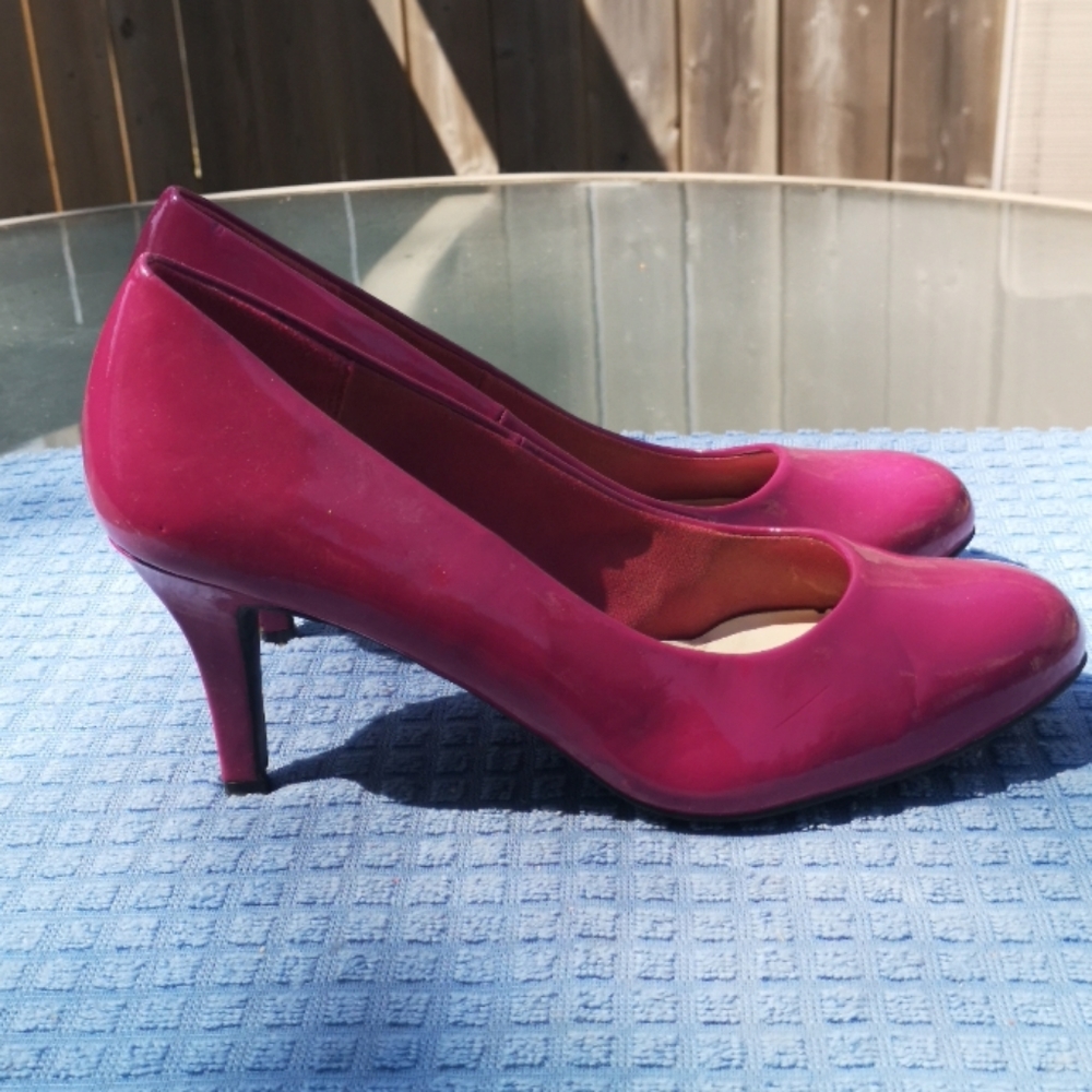 Shoes - Picture 2 of 3